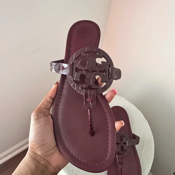 TORY BURCH CROCODILE EMBOSSED THONG SANDALS NEW RED SIZE 8.5 - Picture 5 of 10